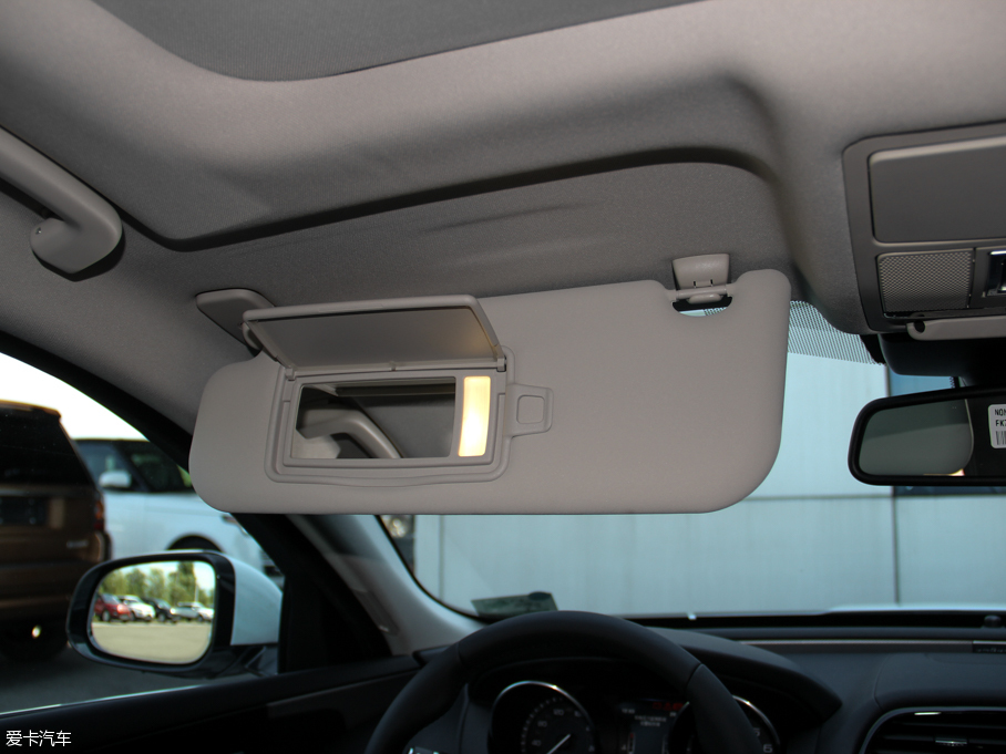 2015ݱXE 2.0T 200PS R-SPORT