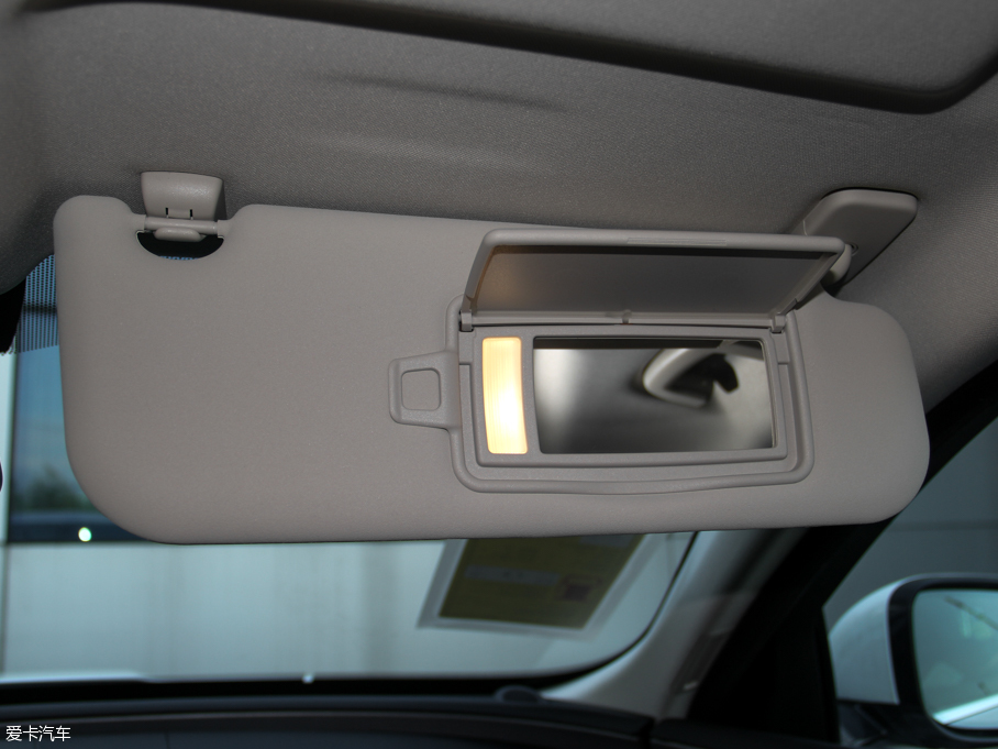 2015ݱXE 2.0T 200PS R-SPORT