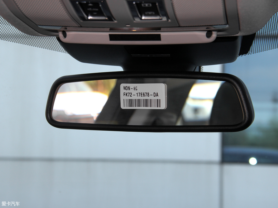 2015ݱXE 2.0T 200PS R-SPORT