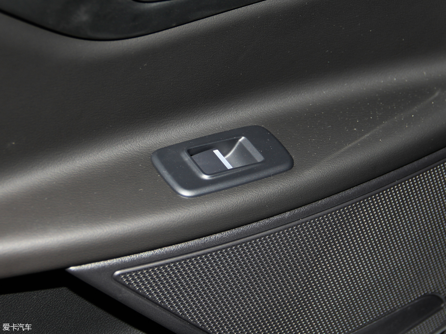 2015ݱXE 2.0T 200PS R-SPORT