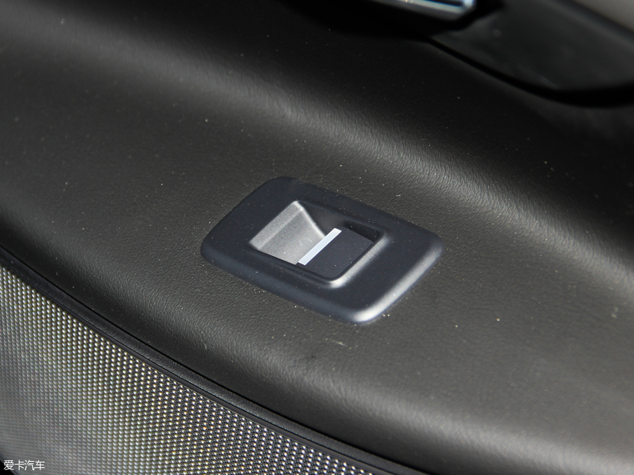 2015ݱXE 2.0T 200PS R-SPORT