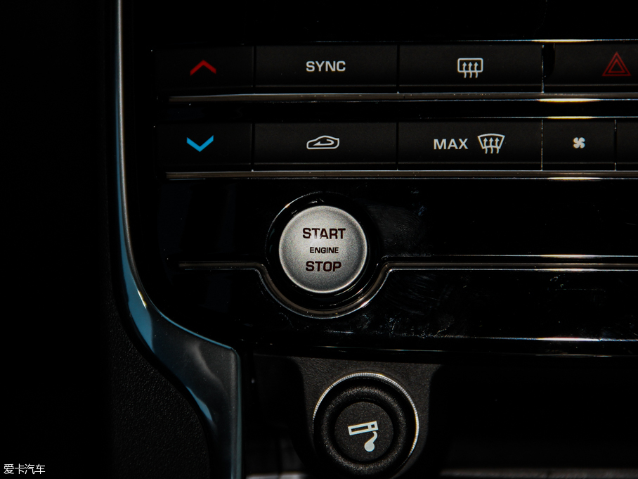 2015ݱXE 2.0T 200PS R-SPORT