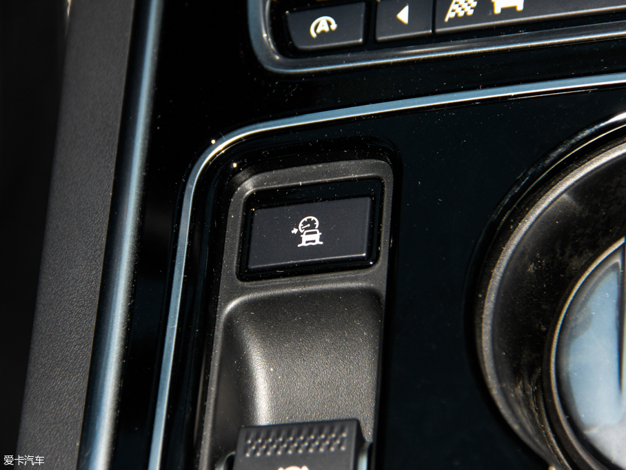 2015ݱXE 2.0T 200PS R-SPORT