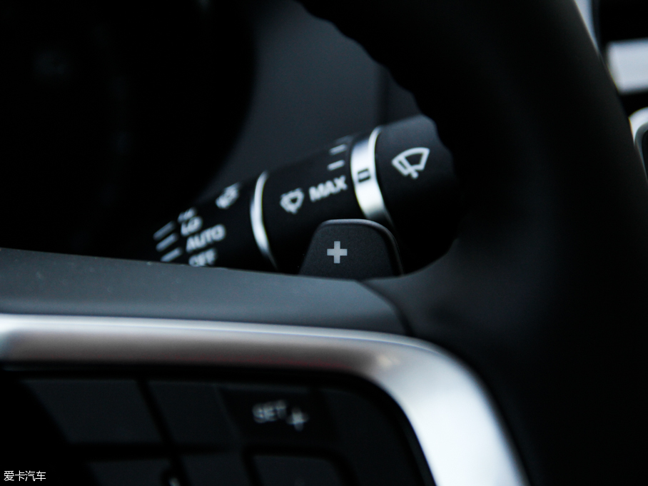 2015ݱXE 2.0T 200PS R-SPORT