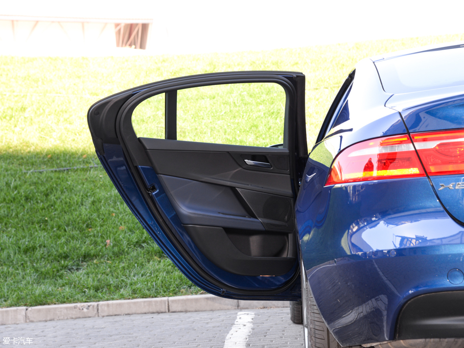 2015ݱXE 2.0T 200PS R-SPORT