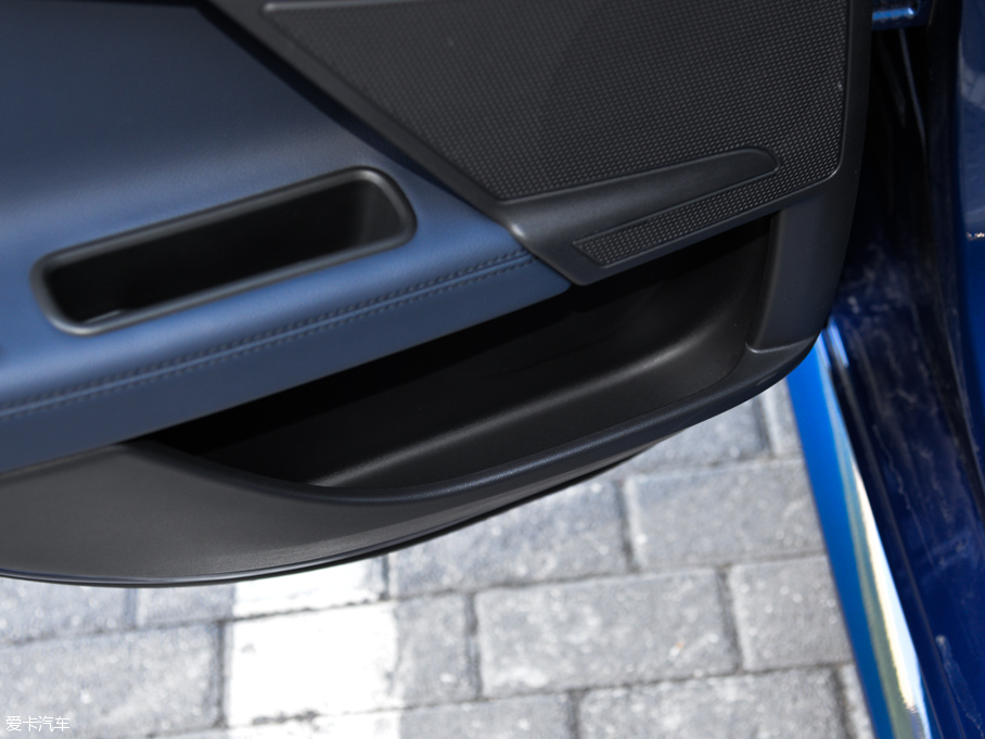 2015ݱXE 2.0T 200PS R-SPORT