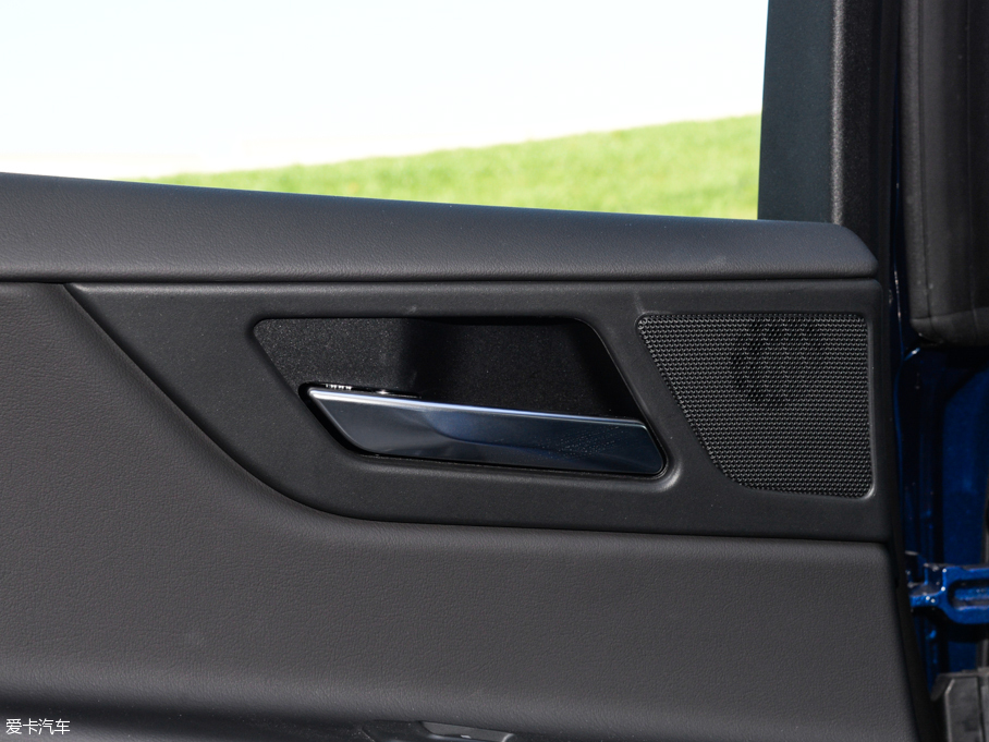 2015ݱXE 2.0T 200PS R-SPORT