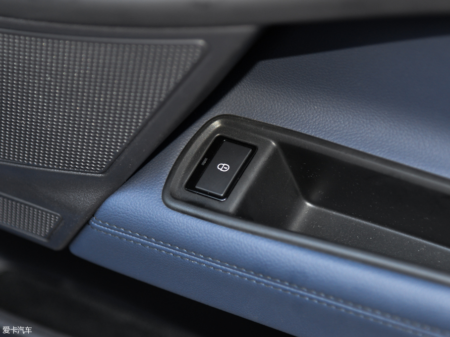 2015ݱXE 2.0T 200PS R-SPORT