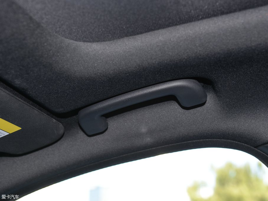 2015ݱXE 2.0T 200PS R-SPORT