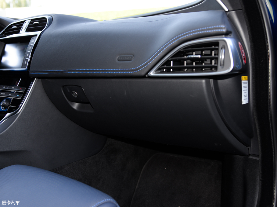 2015ݱXE 2.0T 200PS R-SPORT