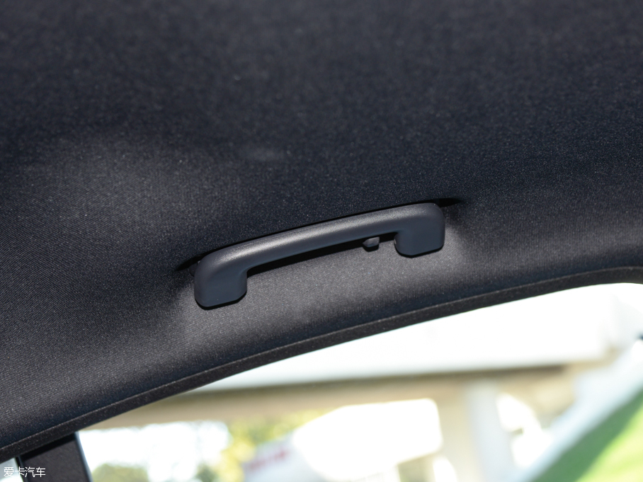 2015ݱXE 2.0T 200PS R-SPORT