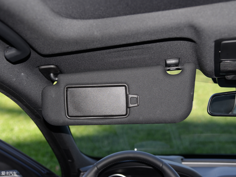 2015ݱXE 2.0T 200PS R-SPORT