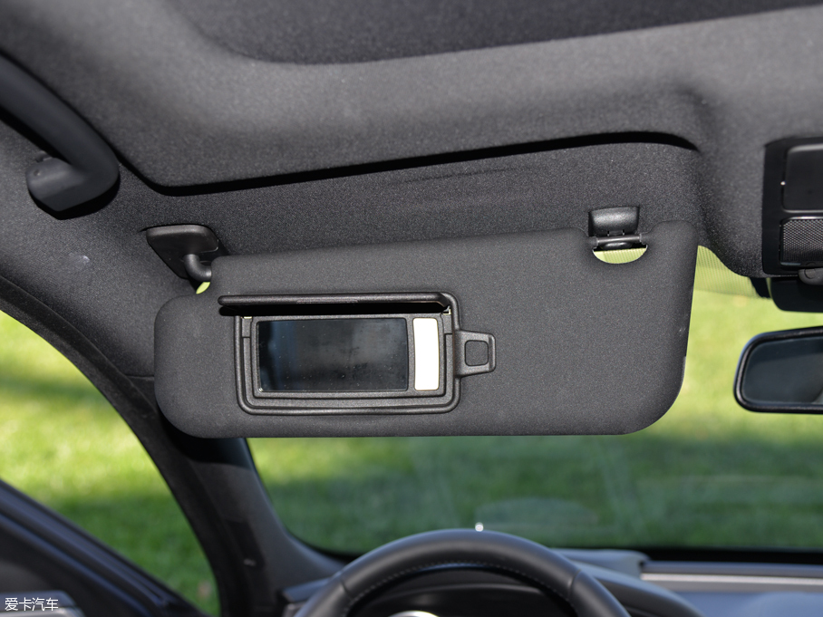 2015ݱXE 2.0T 200PS R-SPORT