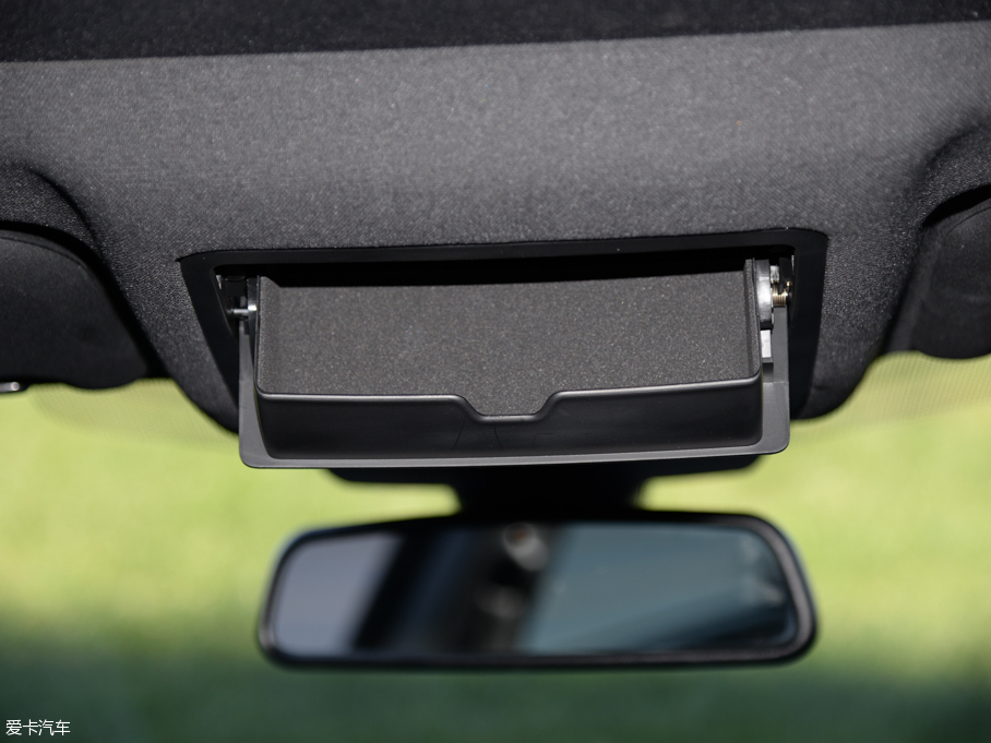 2015ݱXE 2.0T 200PS R-SPORT