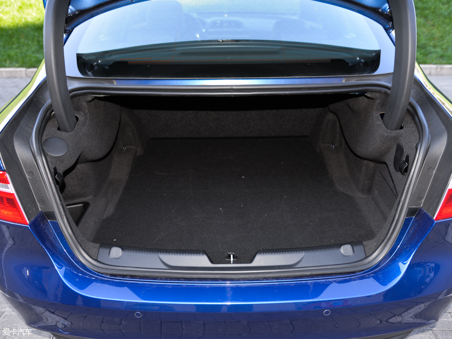 2015ݱXE 2.0T 200PS R-SPORT