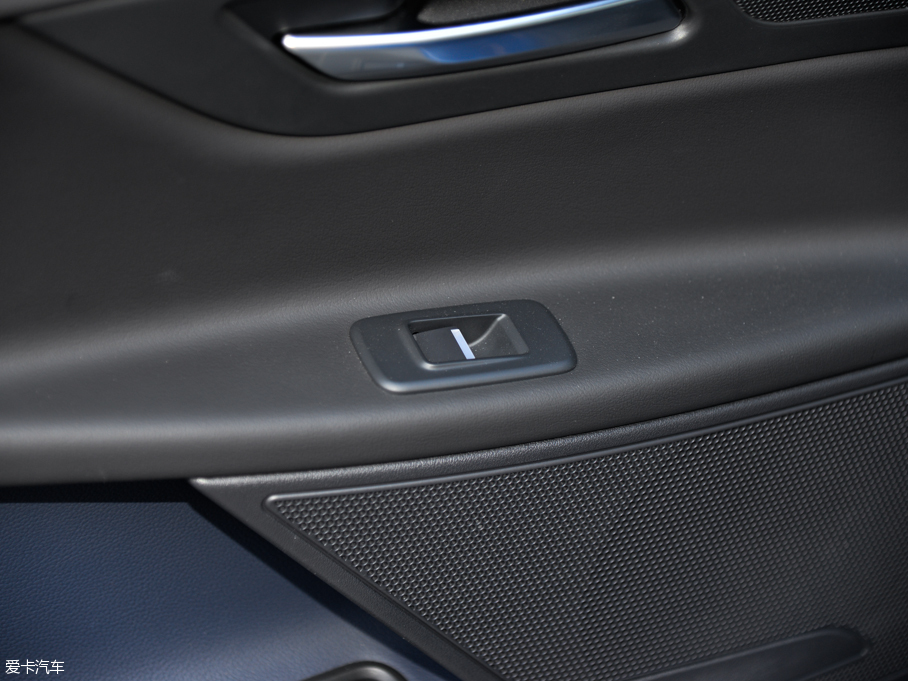 2015ݱXE 2.0T 200PS R-SPORT