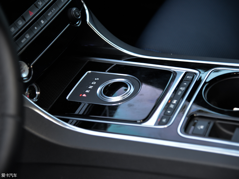 2015ݱXE 2.0T 200PS R-SPORT