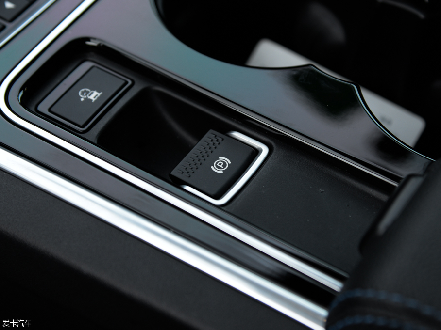 2015ݱXE 2.0T 200PS R-SPORT