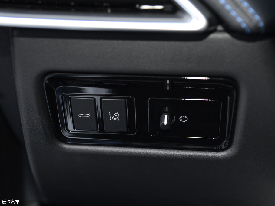 2015ݱXE 2.0T 200PS R-SPORT