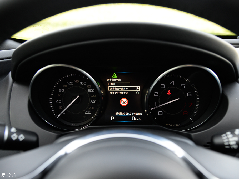 2015ݱXE 2.0T 200PS R-SPORT