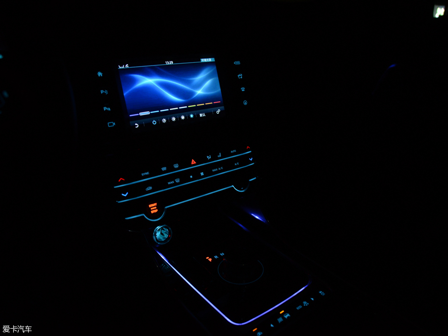 2015ݱXE 2.0T 200PS R-SPORT