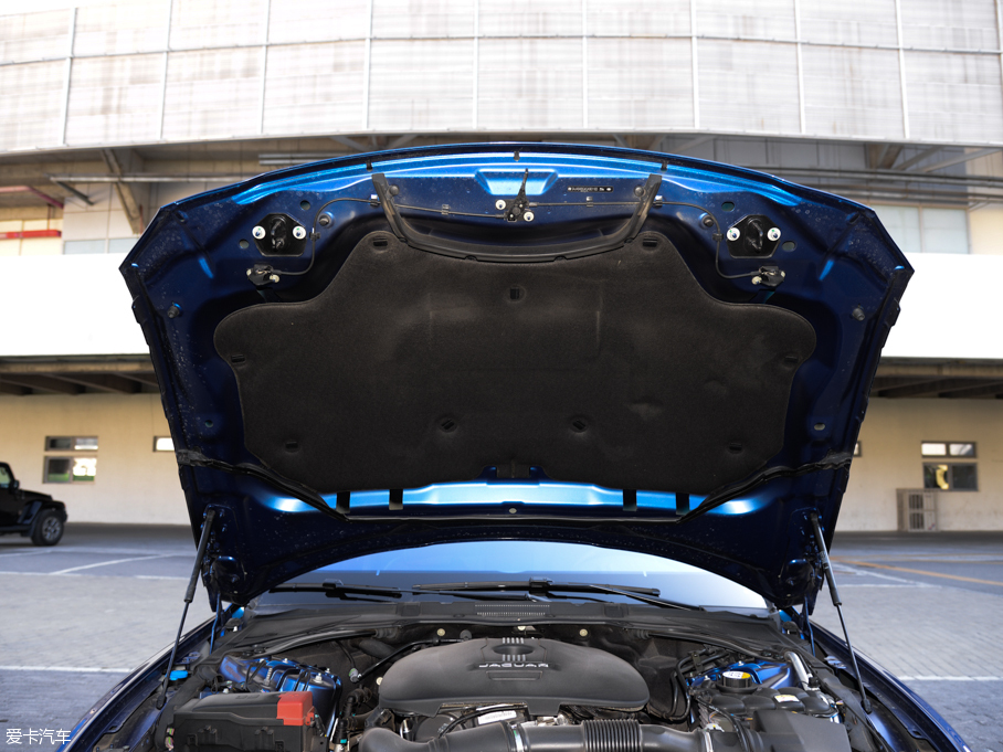 2015ݱXE 2.0T 200PS R-SPORT