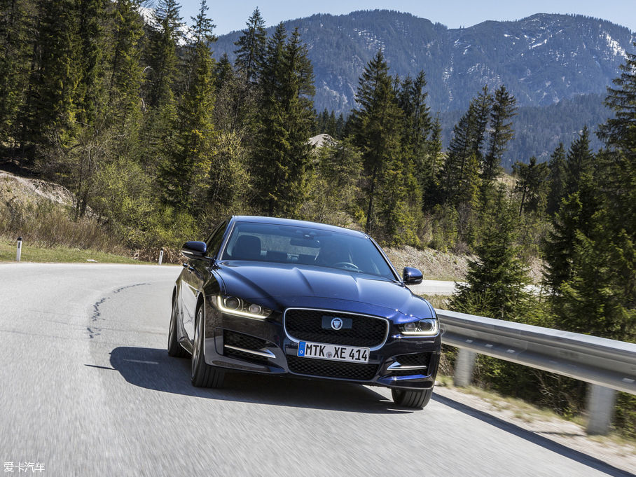 2015ݱXE 2.0T 200PS R-SPORT