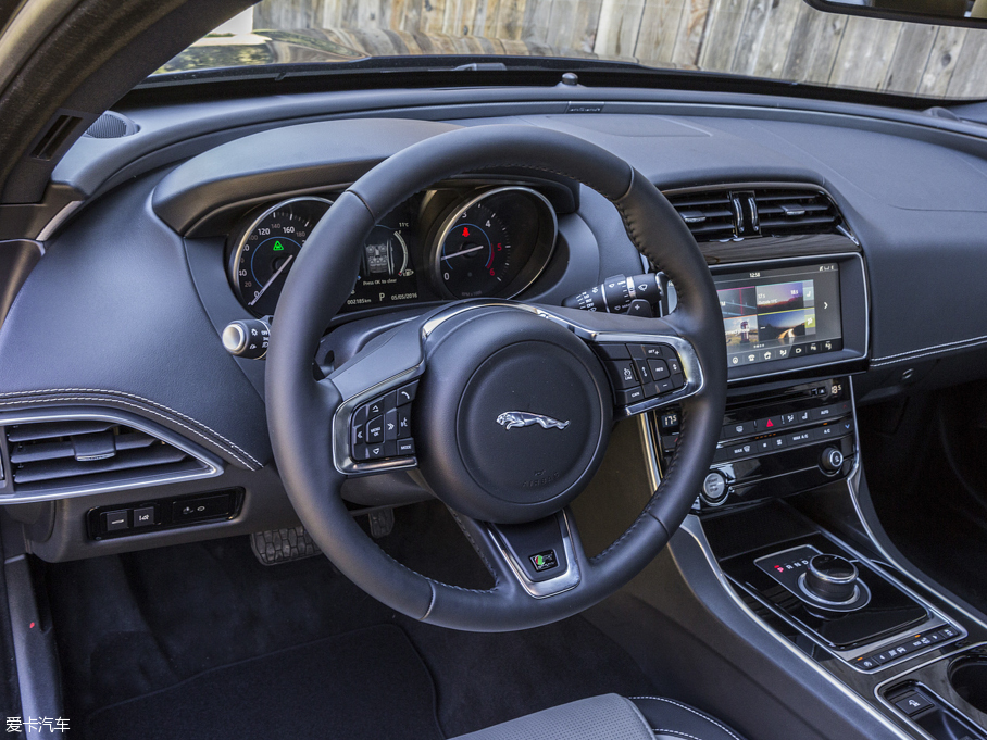 2015ݱXE 2.0T 200PS R-SPORT