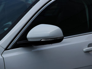 20152.0T 200PS R-SPORT (x)(ji)^