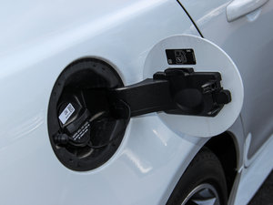 20152.0T 200PS R-SPORT w