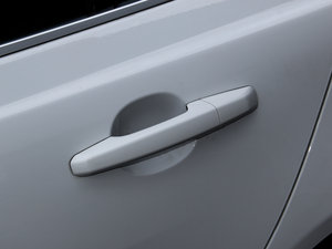 20152.0T 200PS R-SPORT ^