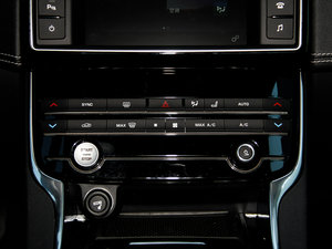 20152.0T 200PS R-SPORT {{