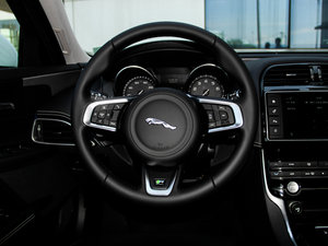 20152.0T 200PS R-SPORT P