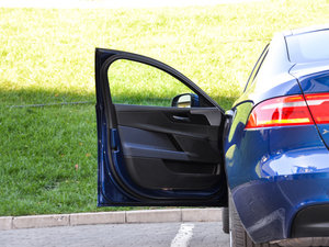 20152.0T 200PS R-SPORT {λ܇T(mn)