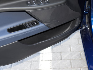 20152.0T 200PS R-SPORT ǰTg