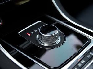 20152.0T 200PS R-SPORT QU