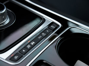 20152.0T 200PS R-SPORT п؅^