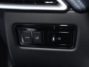 20152.0T 200PS R-SPORT п؅^