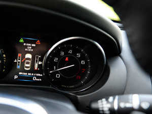 20152.0T 200PS R-SPORT п؅^