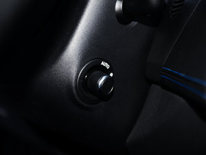 20152.0T 200PS R-SPORT п؅^