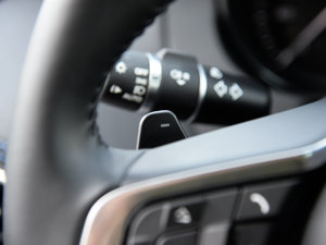 20152.0T 200PS R-SPORT п؅^