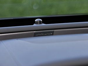 20152.0T 200PS R-SPORT п؅^