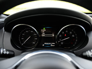 20152.0T 200PS R-SPORT п؅^