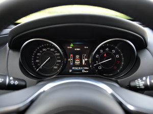 20152.0T 200PS R-SPORT п؅^