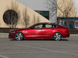 20152.0T 200PS R-SPORT (c)