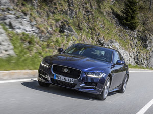 20152.0T 200PS R-SPORT w^