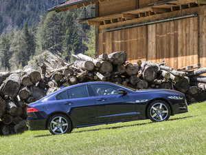 20152.0T 200PS R-SPORT w^