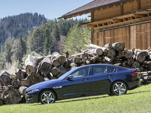 20152.0T 200PS R-SPORT w^