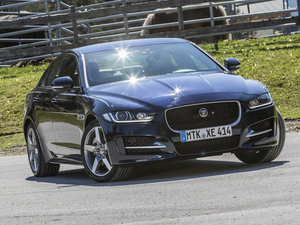 20152.0T 200PS R-SPORT w^