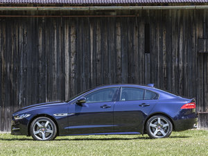 20152.0T 200PS R-SPORT w^